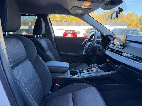 Used 2022 Mitsubishi Outlander ES image 10