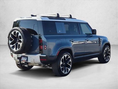 Used 2022 Land Rover Defender 110 SE AWD/4WD image 5