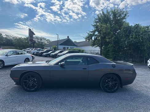Used 2022 Dodge Challenger SXT w/ Plus Package RWD image 2