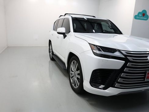 Used 2023 Lexus LX 600 4WD w/ Ultra Luxury Package image 56
