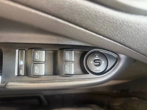 Used 2019 Ford Escape SE image 23