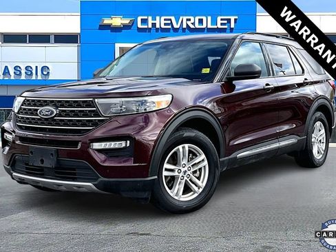 Used 2022 Ford Explorer XLT w/ Equipment Group 202A image 3