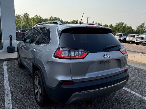 Used 2020 Jeep Cherokee Limited FWD image 3