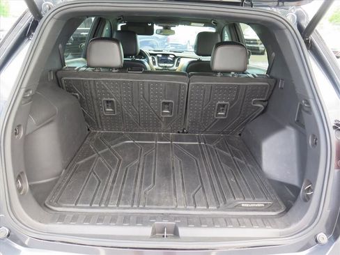 Used 2022 Chevrolet Equinox Premier w/ LPO, Floor Liner Package FWD image 17