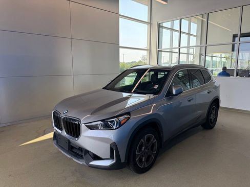 Used 2023 BMW X1 xDrive28i w/ Convenience Package AWD/4WD image 4