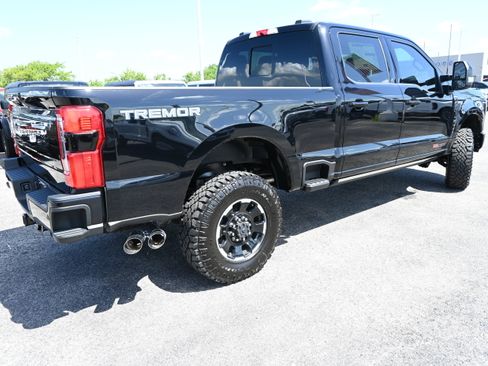 New 2026 Ford F250 Platinum w/ Tremor Off-Road Package AWD/4WD image 3