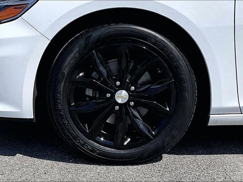 Used 2023 Chevrolet Malibu LT image 9