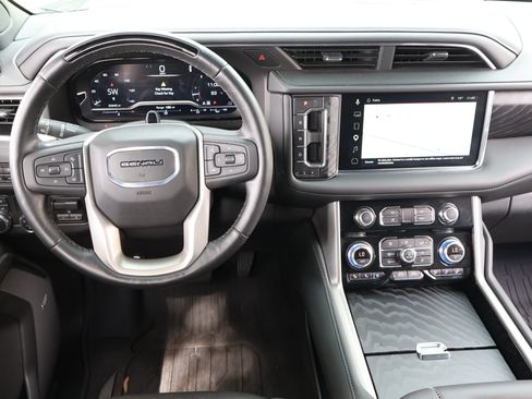 Used 2024 GMC Yukon Denali w/ Advanced Technology Package AWD/4WD image 22
