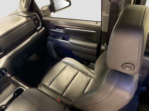 Used 2024 GMC Sierra 2500 SLT w/ SLT Premium Package image 24