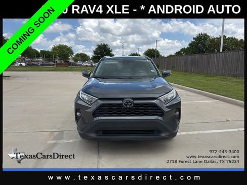 Used 2020 Toyota RAV4 XLE AWD/4WD image 2