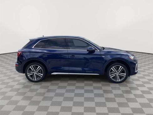 Used 2022 Audi Q5 2.0T Premium w/ Convenience Package AWD/4WD image 14