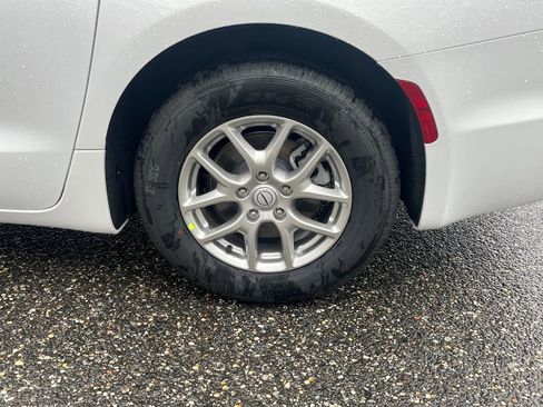 New 2026 Chrysler Pacifica Select image 28