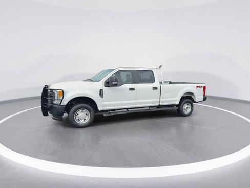 Used 2017 Ford F250 XL w/ Power Equipment Group image 4