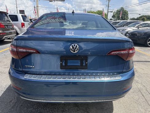 Used 2019 Volkswagen Jetta SE w/ Cold Weather Package FWD image 5