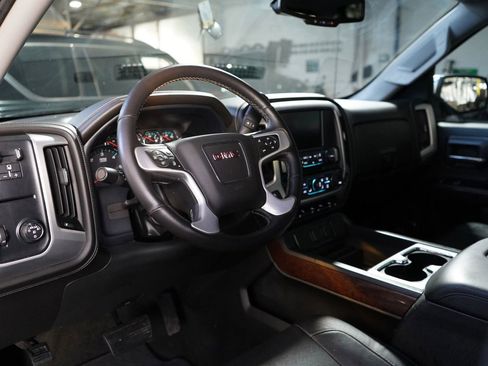 Used 2018 GMC Sierra 1500 SLT w/ Enhanced Driver Alert Package image 8