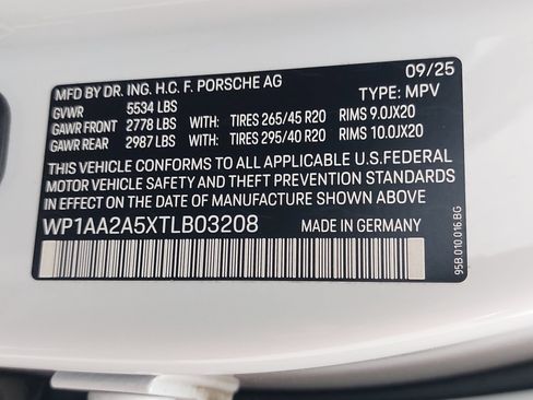Certified 2026 Porsche Macan Turbo AWD/4WD image 38