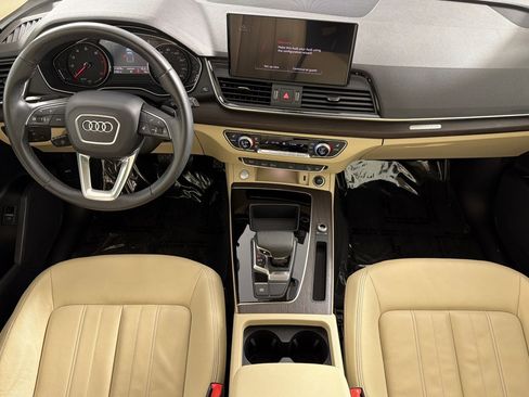 Used 2023 Audi Q5 2.0T Premium w/ Convenience Package AWD/4WD image 12