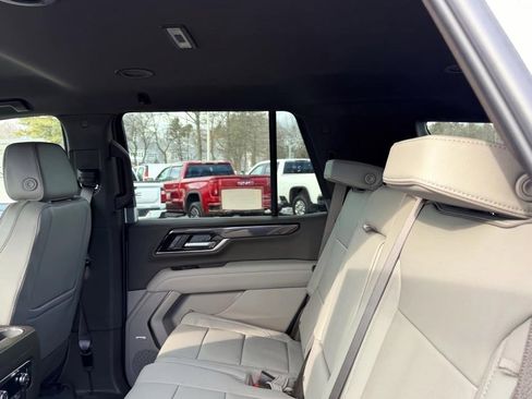 New 2026 GMC Yukon Elevation image 8