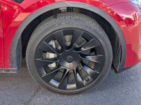 Used 2023 Tesla Model Y Long Range AWD/4WD image 9