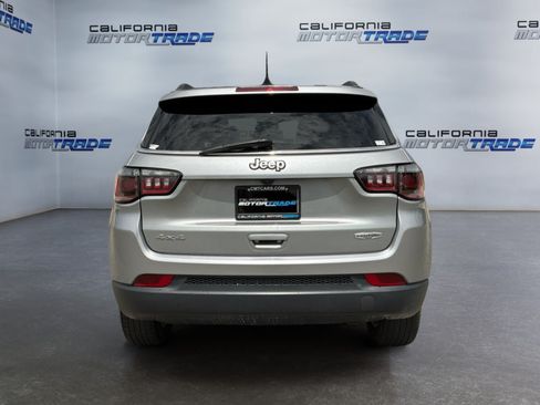 Used 2022 Jeep Compass Latitude AWD/4WD image 6