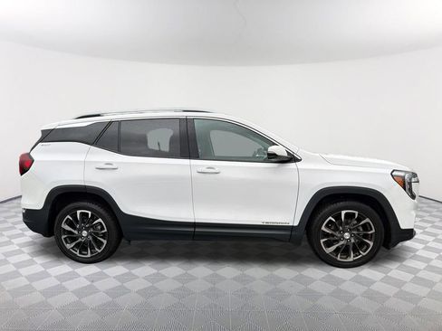 Used 2022 GMC Terrain SLT w/ Infotainment Package II image 4