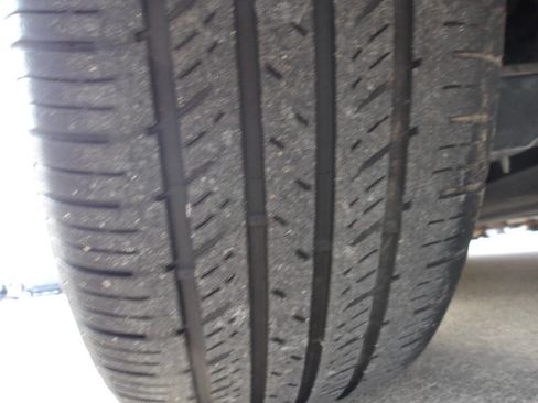 Used 2018 Chrysler Pacifica Limited w/ Tire & Wheel Group image 37