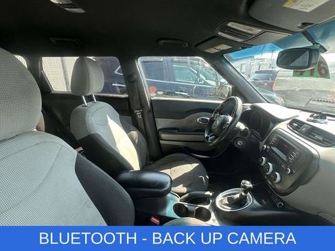 Used 2016 Kia Soul FWD image 2