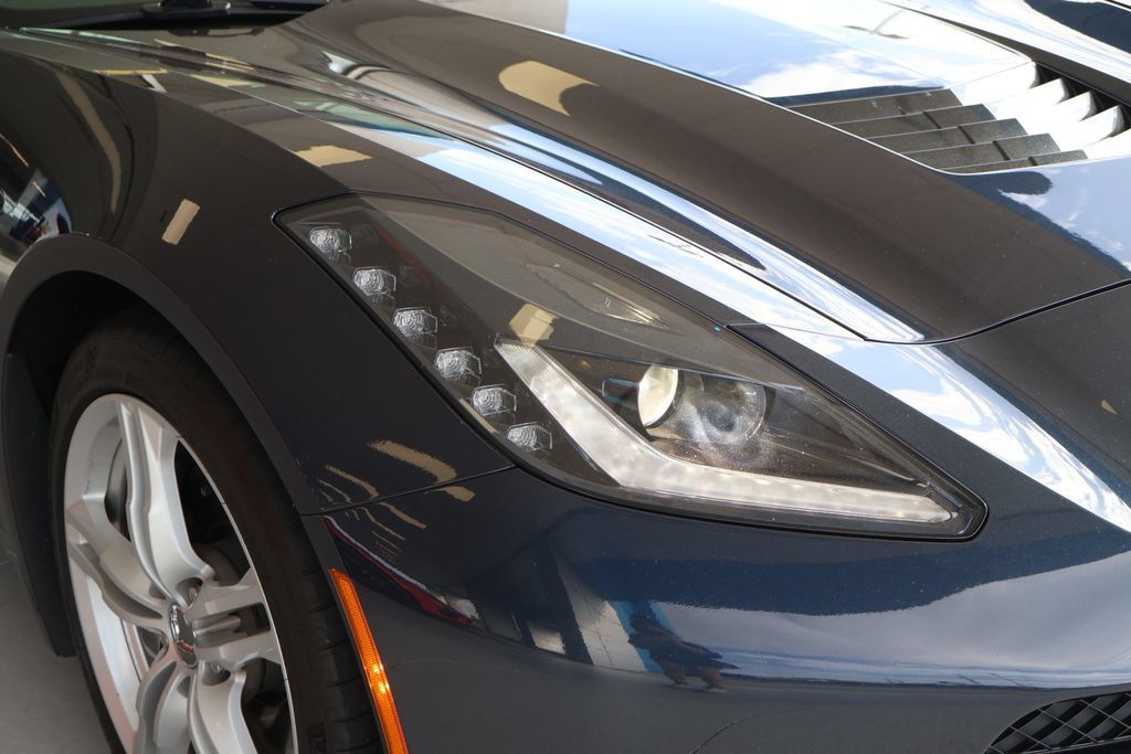 Used 2014 Chevrolet Corvette Stingray Coupe RWD image 3