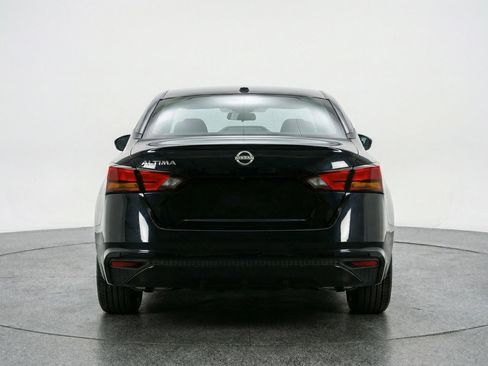 Used 2025 Nissan Altima 2.5 SV image 7