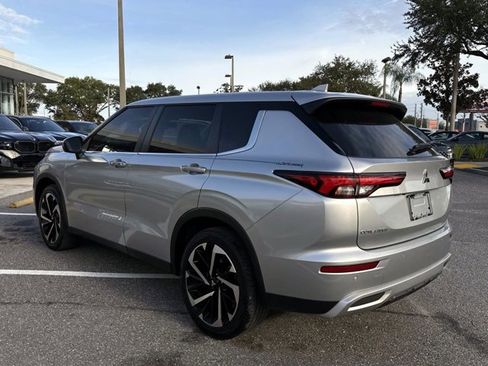 Used 2024 Mitsubishi Outlander SE image 5