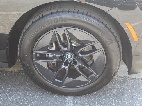 Used 2024 BMW iX xDrive50 w/ Convenience Package AWD/4WD image 16