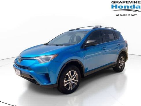 Used 2018 Toyota RAV4 LE FWD image 1