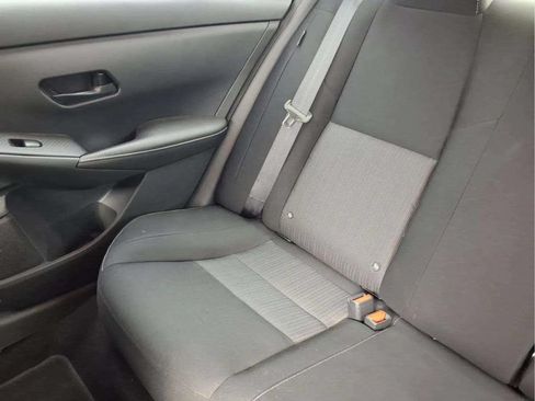 Used 2025 Nissan Sentra SV FWD image 15