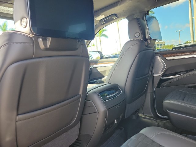 Used 2025 Cadillac Escalade Premium Luxury Platinum w/ LPO, Floor Liner Package AWD/4WD image 17