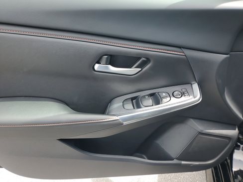 New 2025 Nissan Sentra SR w/ Midnight Edition image 19