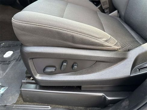 Used 2018 Chevrolet Silverado 1500 LT w/ All Star Edition image 10