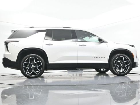 Used 2025 Chevrolet Traverse High Country FWD image 56