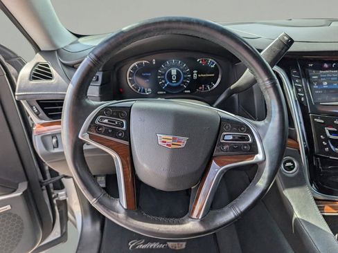 Used 2019 Cadillac Escalade Luxury image 22