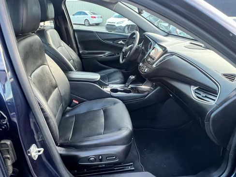 Used 2017 Chevrolet Malibu Premier w/ Premier Sun and Wheel Package FWD image 27
