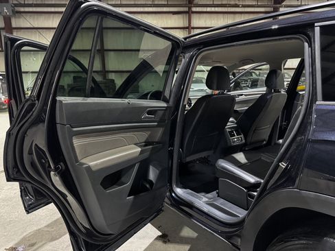 Used 2022 Volkswagen Atlas SE image 16