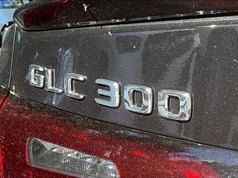 Used 2025 Mercedes-Benz GLC 300 4MATIC image 7