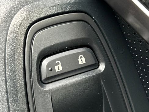 Used 2019 Subaru Crosstrek 2.0i Limited w/ Moonroof Package w/Navigation image 37