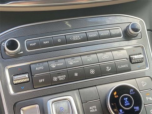 Used 2023 Hyundai Santa Fe Limited image 29