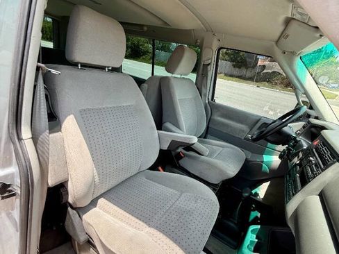 Used 2003 Volkswagen Eurovan MV image 18