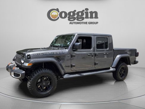 Used 2025 Jeep Gladiator Sport AWD/4WD image 1