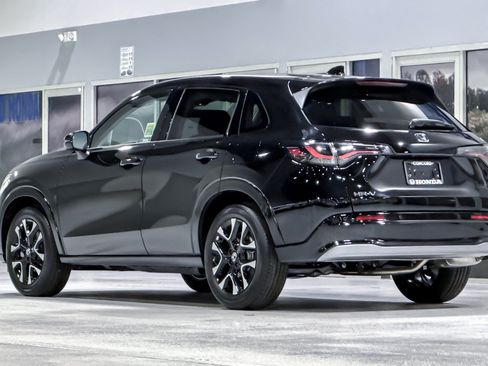 Used 2026 Honda HR-V EX-L image 3