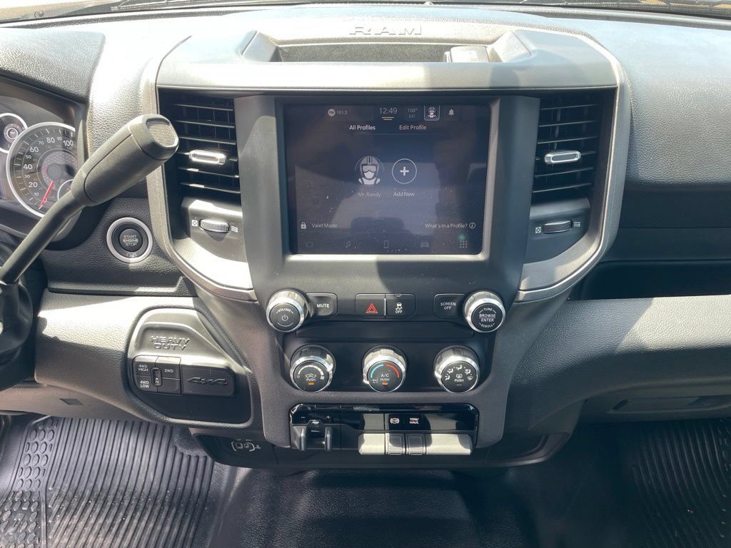 Used 2022 RAM 2500 Tradesman w/ Chrome Appearance Group AWD/4WD image 22