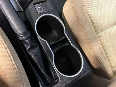 Used 2017 Toyota Corolla LE FWD image 29