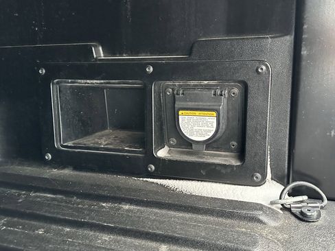 Used 2019 Toyota Tacoma Limited image 17