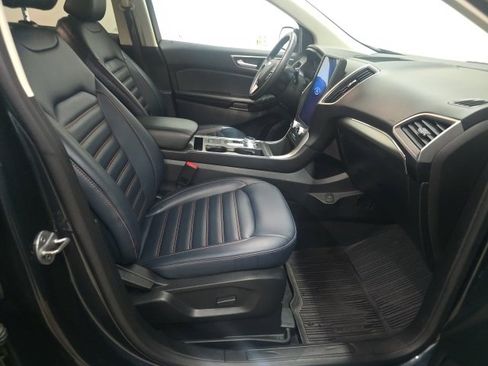 Used 2022 Ford Edge SEL w/ Sport Appearance Package image 3